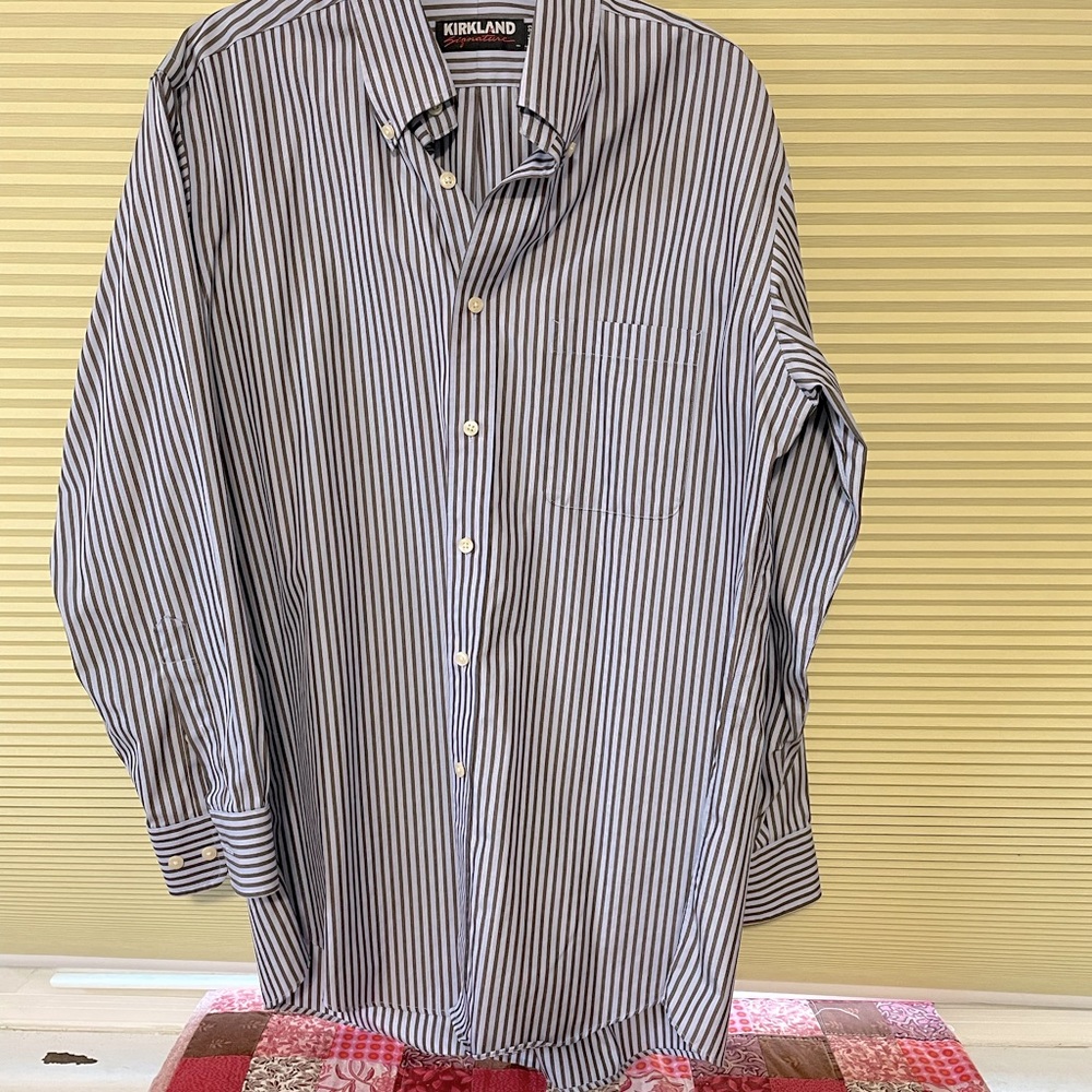 Men’s dress shirt. Medium.